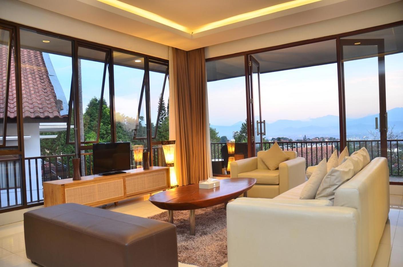 Oyama City View Villa 4 Bedrooms With A Private Swimming Pool Бандунг Екстер'єр фото