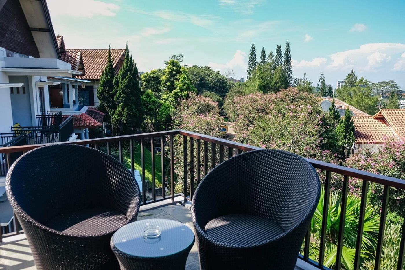 Oyama City View Villa 4 Bedrooms With A Private Swimming Pool Бандунг Екстер'єр фото